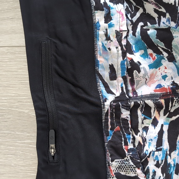 Women's Multicolor Patterned Shorts - Picture 3 of 3